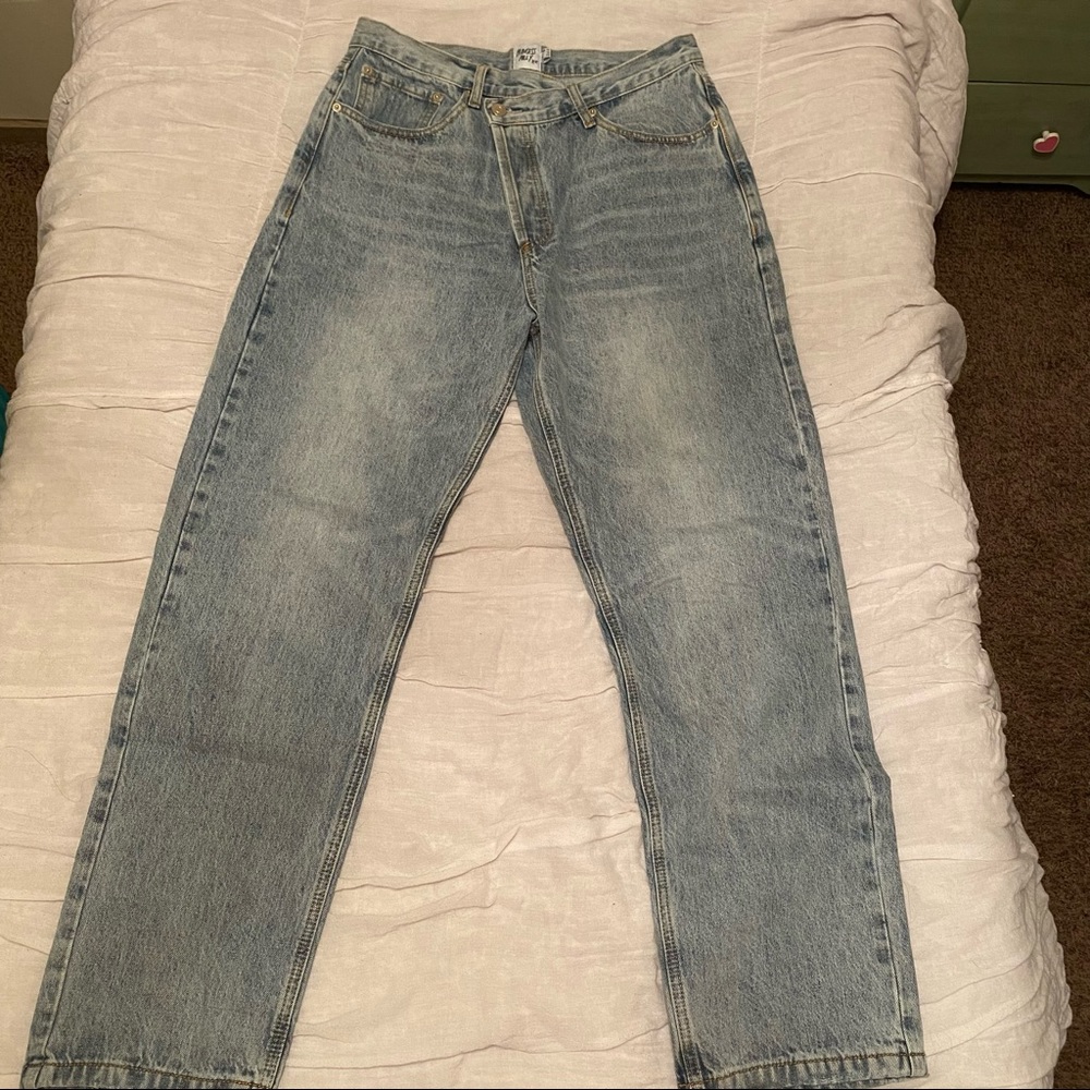 Princess Polly Holly Asymmetrical Straight Leg Jean - Light Wash